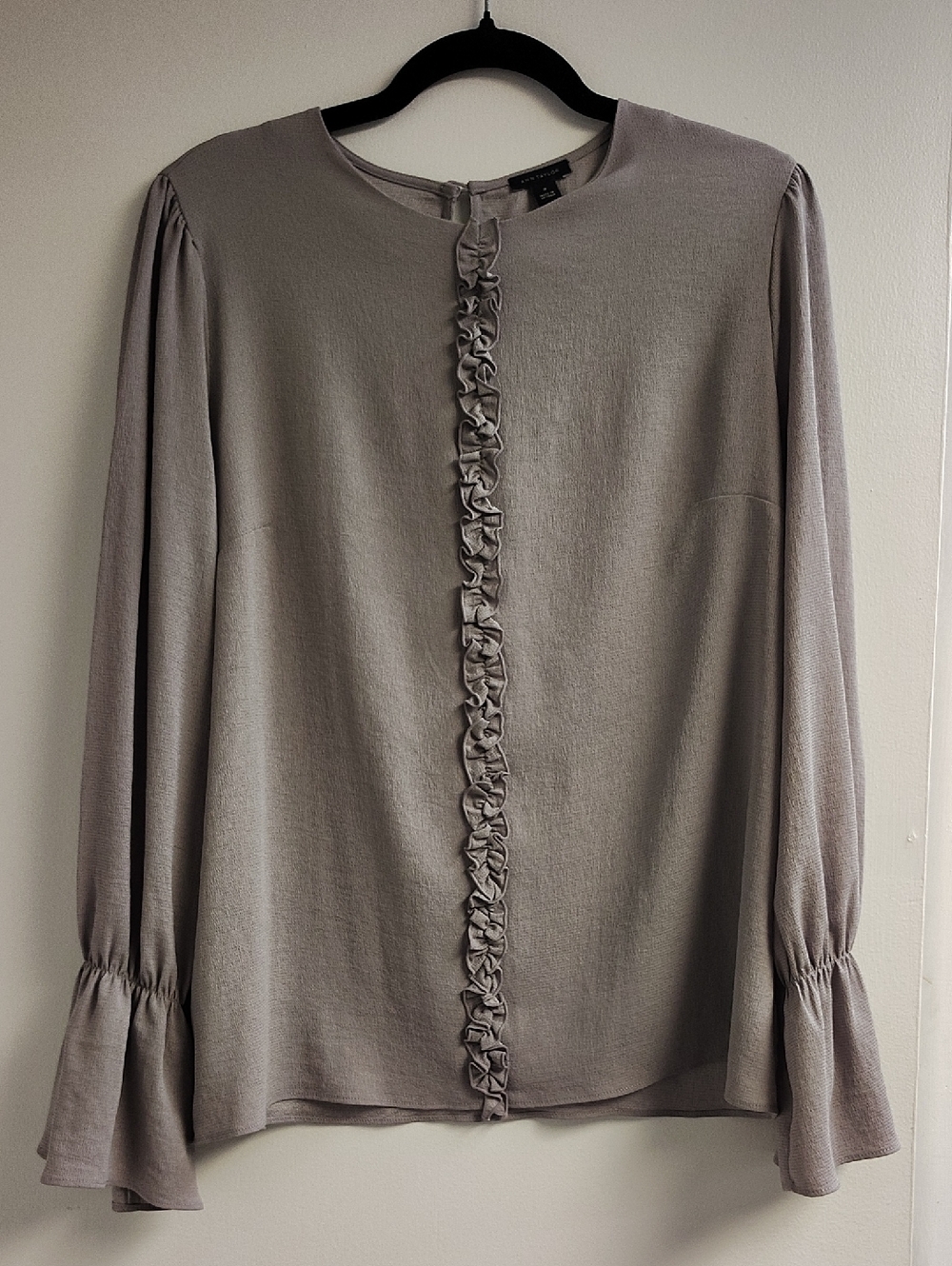 Ann Taylor Blouse Size Medium Gray Long Sleeve Ruffle Cuff & Front Lightweight